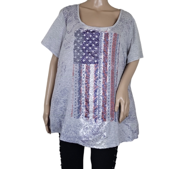 Avenue Tops - Avenue American Flag t-shirt Size 22/24